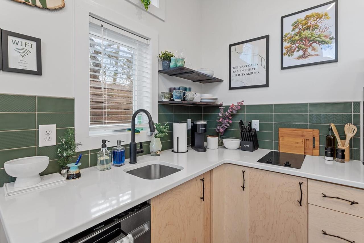 The Acorn - Tiny House In Historic Oakwood Villa Raleigh Exterior foto