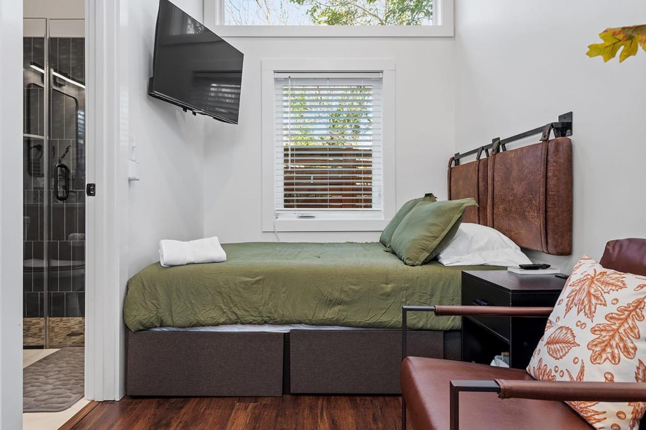 The Acorn - Tiny House In Historic Oakwood Villa Raleigh Exterior foto